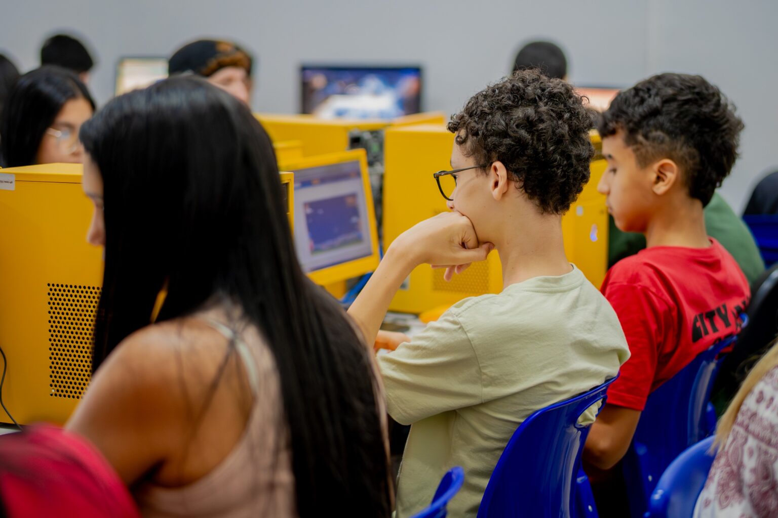 Vagas abertas para pessoas acima de 13 anos em curso gratuito de informática básica em Anápolis