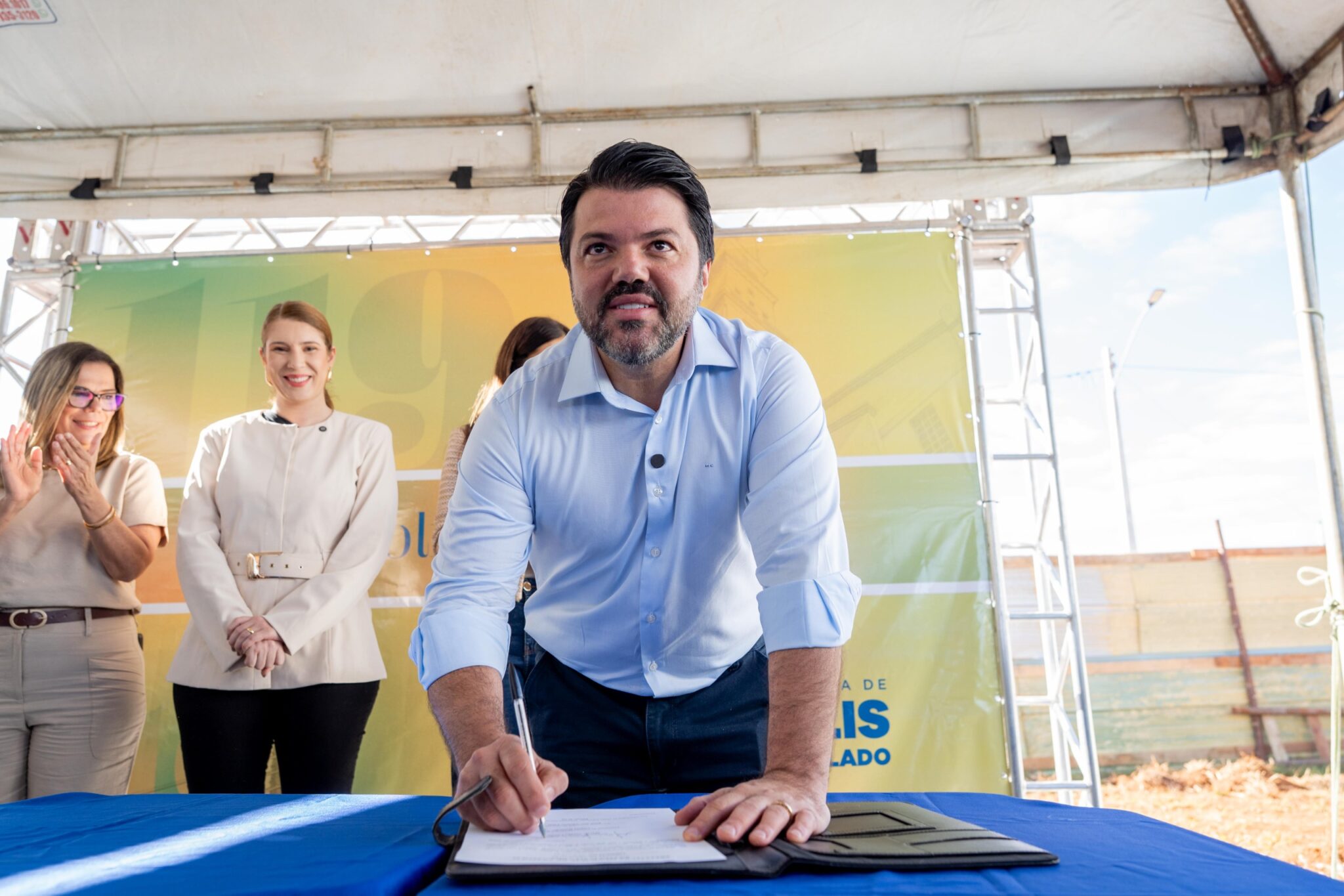 Márcio Corrêa assina ordem de serviço para início imediato de obra de Cmei de tempo integral no Jardim Primavera