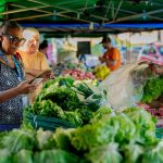 Feiras de domingo e segunda-feira oferecem produtos frescos em oito regiões de Anápolis