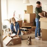 Mudança residencial para outra cidade: como decidir o que levar e calcular os custos do transporte?