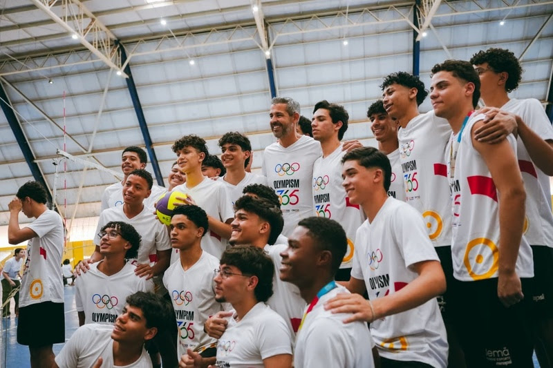 Campeão olímpico Dante Amaral compartilha trajetória com 120 jovens em Anápolis