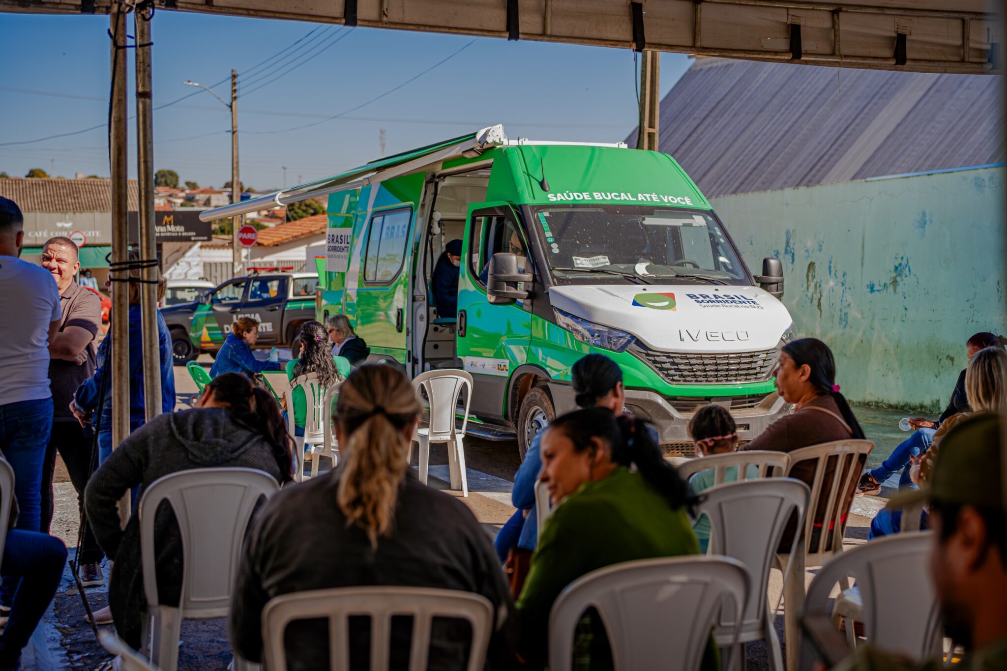 Com van da odontologia, Elo Itinerante leva serviços públicos à Vila Jaiara nesta quinta (17)
