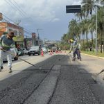 Prefeitura inicia manutenção preventiva do asfalto na Avenida Brasil