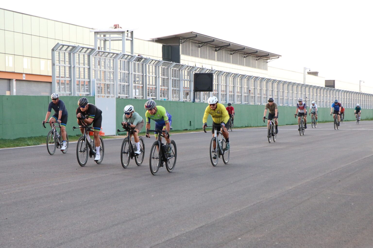 Autódromo de Goiânia reabre pista para ciclistas e corredores